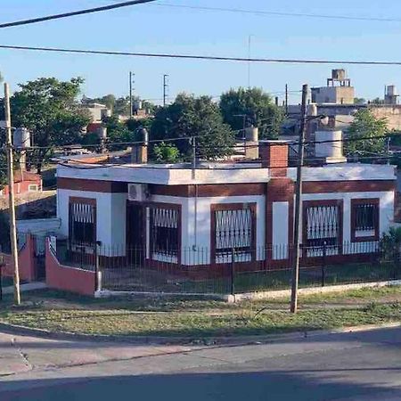 Casa Hotel Cactus 15 Minutos Desde Ezeiza. Monte Grande Extérieur photo